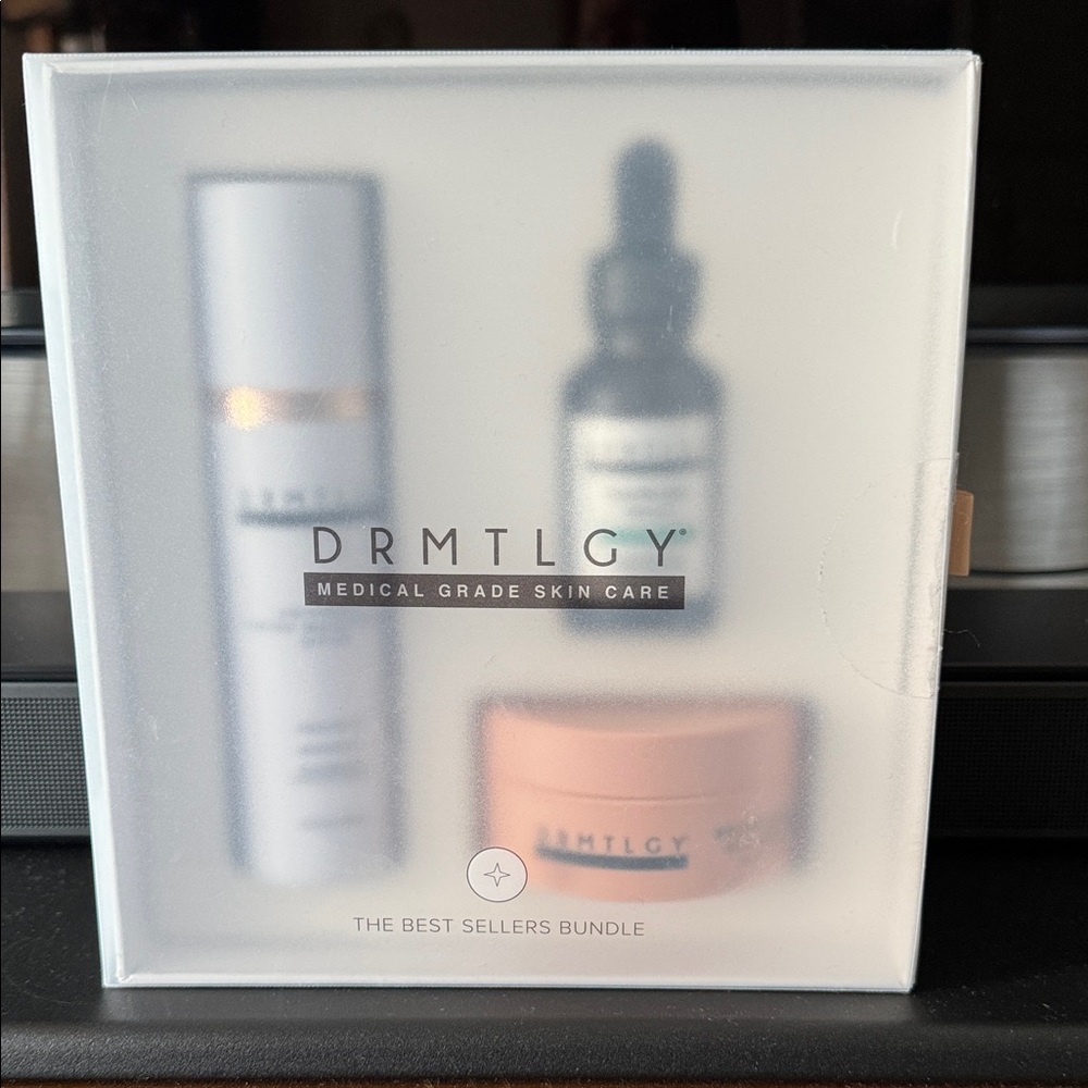 DRMTLGY Skincare Set - White and Black